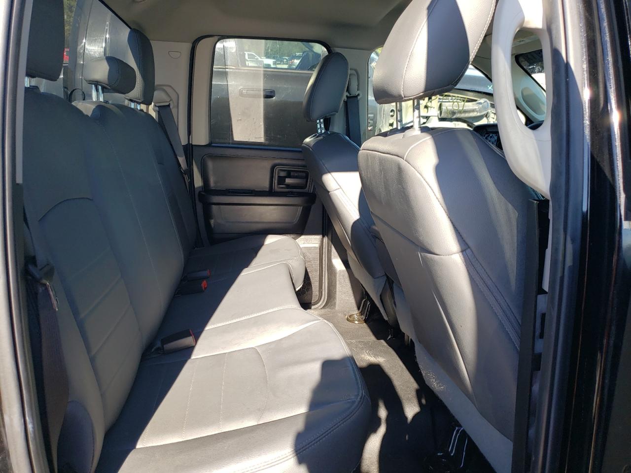 Photo 6 from auction – 2019 RAM 1500 CLASS with VIN 1C6RR6FG8KS603362
