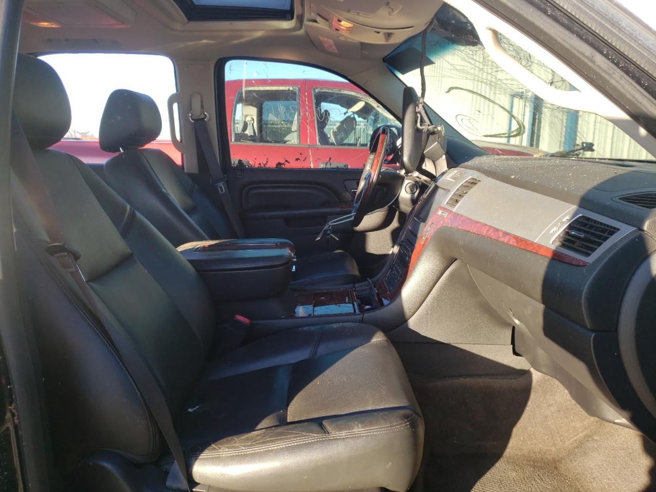 Zdjęcie 5 z aukcji – 2013 CADILLAC ESCALADE P z VIN 1GYS4CEF2DR121779