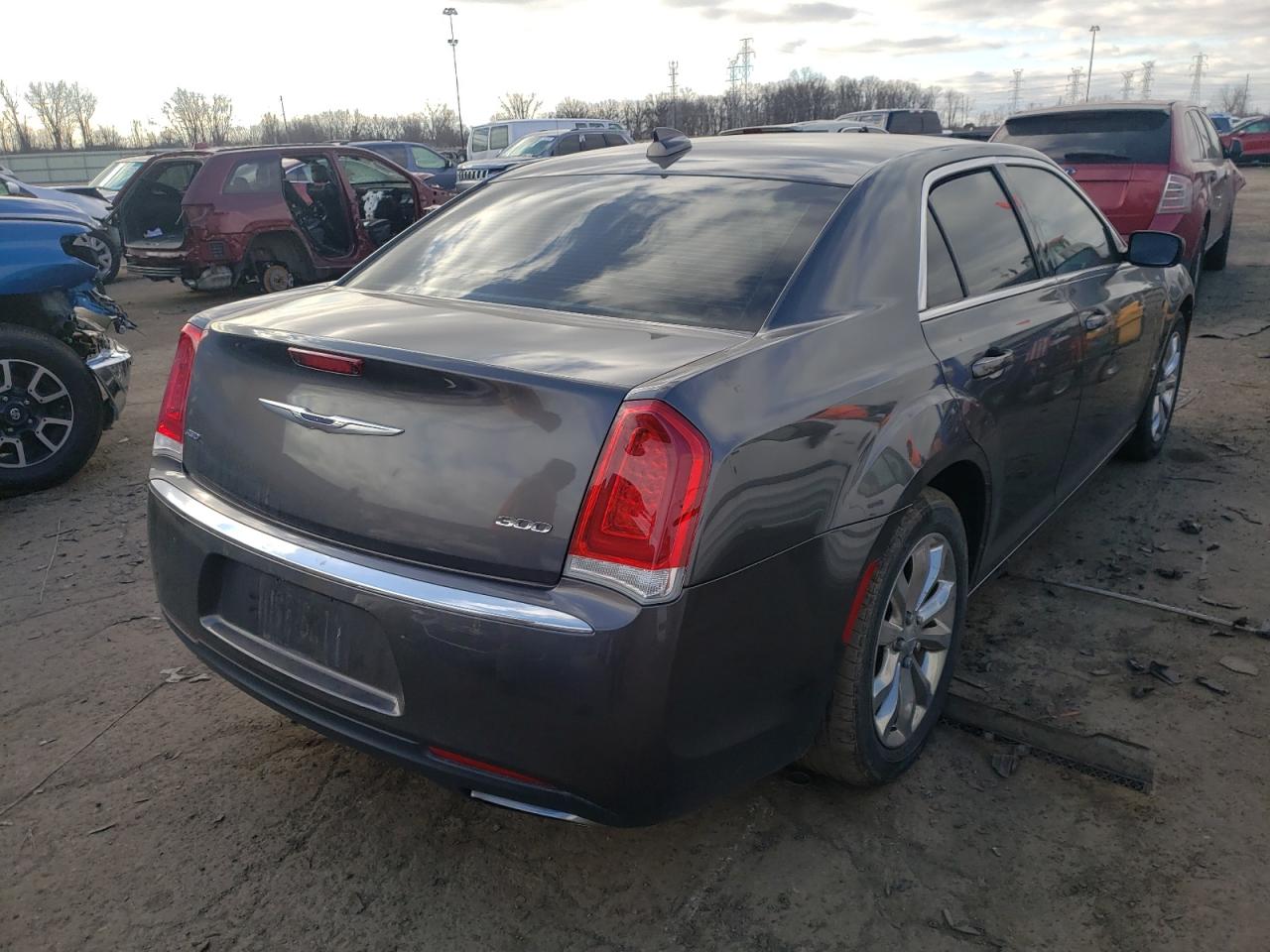 Photo 4 from auction – 2015 CHRYSLER 300 LIMITE with VIN 2C3CCARG4FH923486