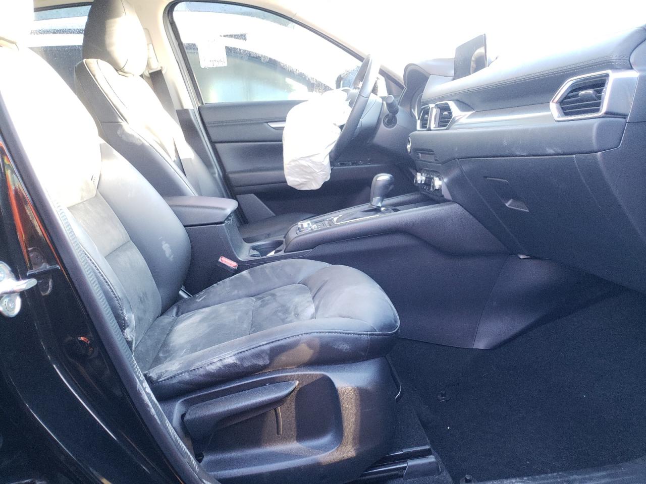 Photo 5 from auction – 2018 MAZDA CX-5 TOURI with VIN JM3KFACM9J1429913