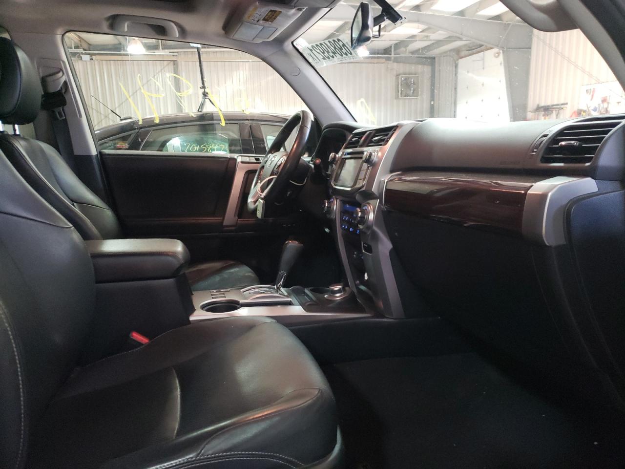 Photo 5 from auction – 2018 TOYOTA 4RUNNER with VIN JTEBU5JR5J5539785