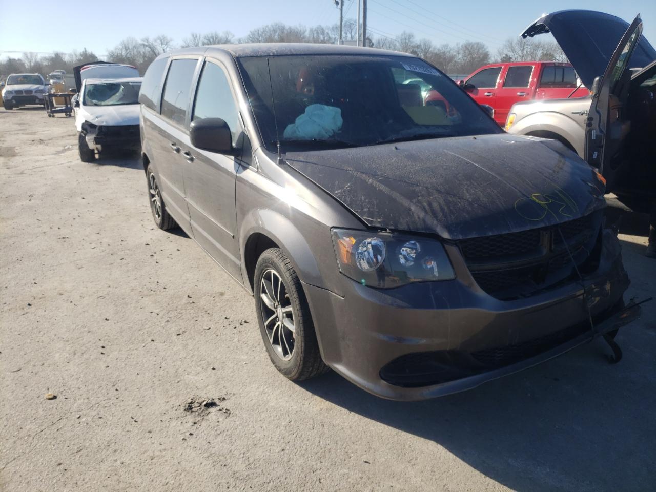 DODGE GRAND CARA 2015 with VIN 2C4RDGBG8FR642396 - Photo from auction