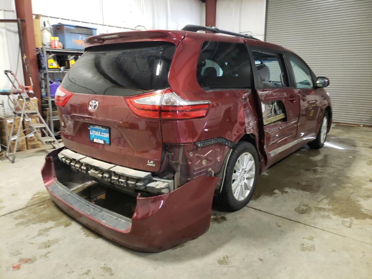 Photo 4 from auction – 2017 TOYOTA SIENNA LE with VIN 5TDJZ3DC7HS148963