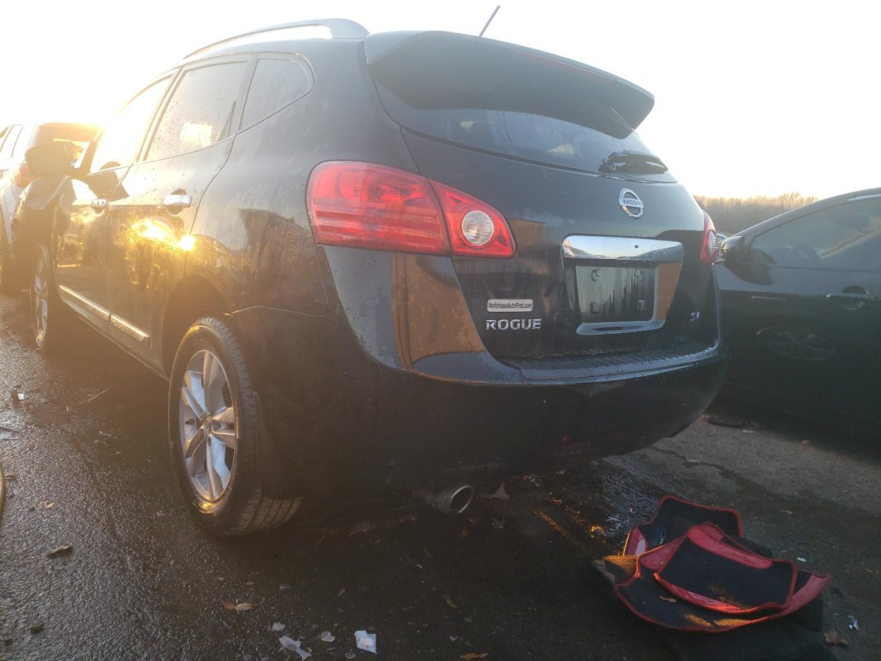 Photo 3 from auction – 2013 NISSAN ROGUE S with VIN JN8AS5MT0DW537846