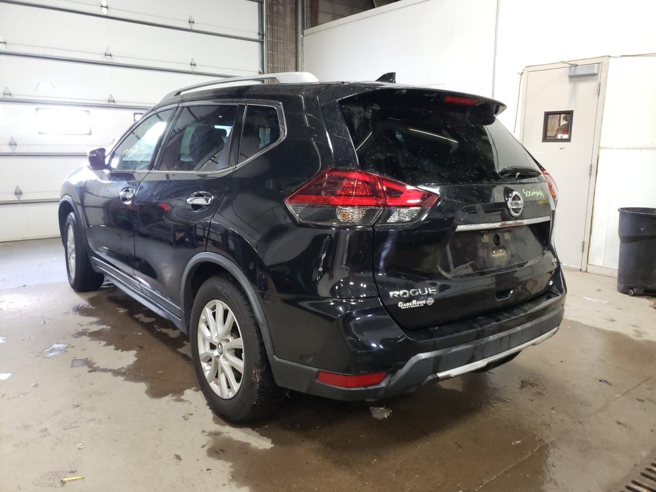 Photo 3 from auction – 2018 NISSAN ROGUE S with VIN KNMAT2MT8JP582255