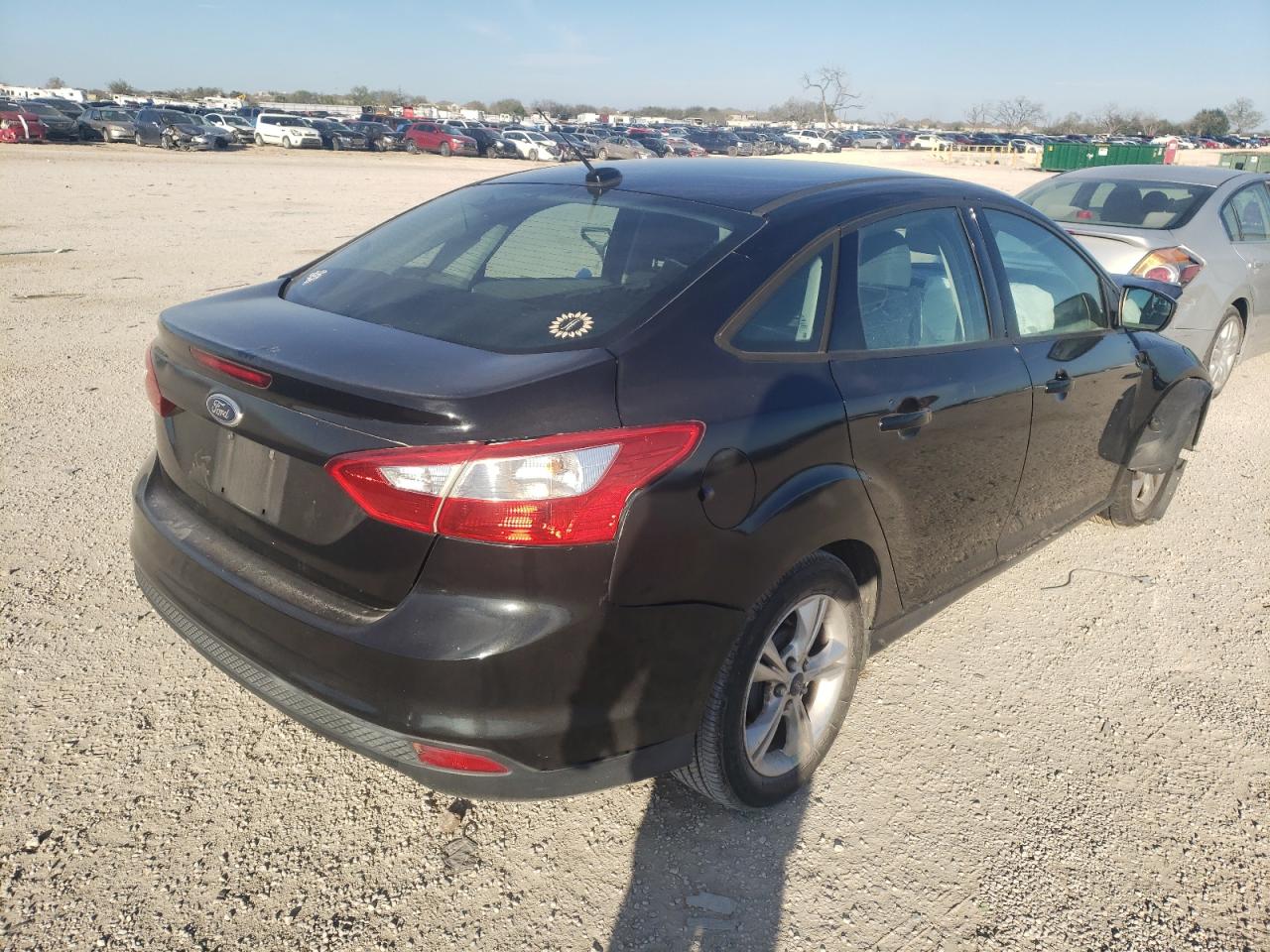Photo 4 from auction – 2014 FORD FOCUS SE with VIN 1FADP3F27EL103306