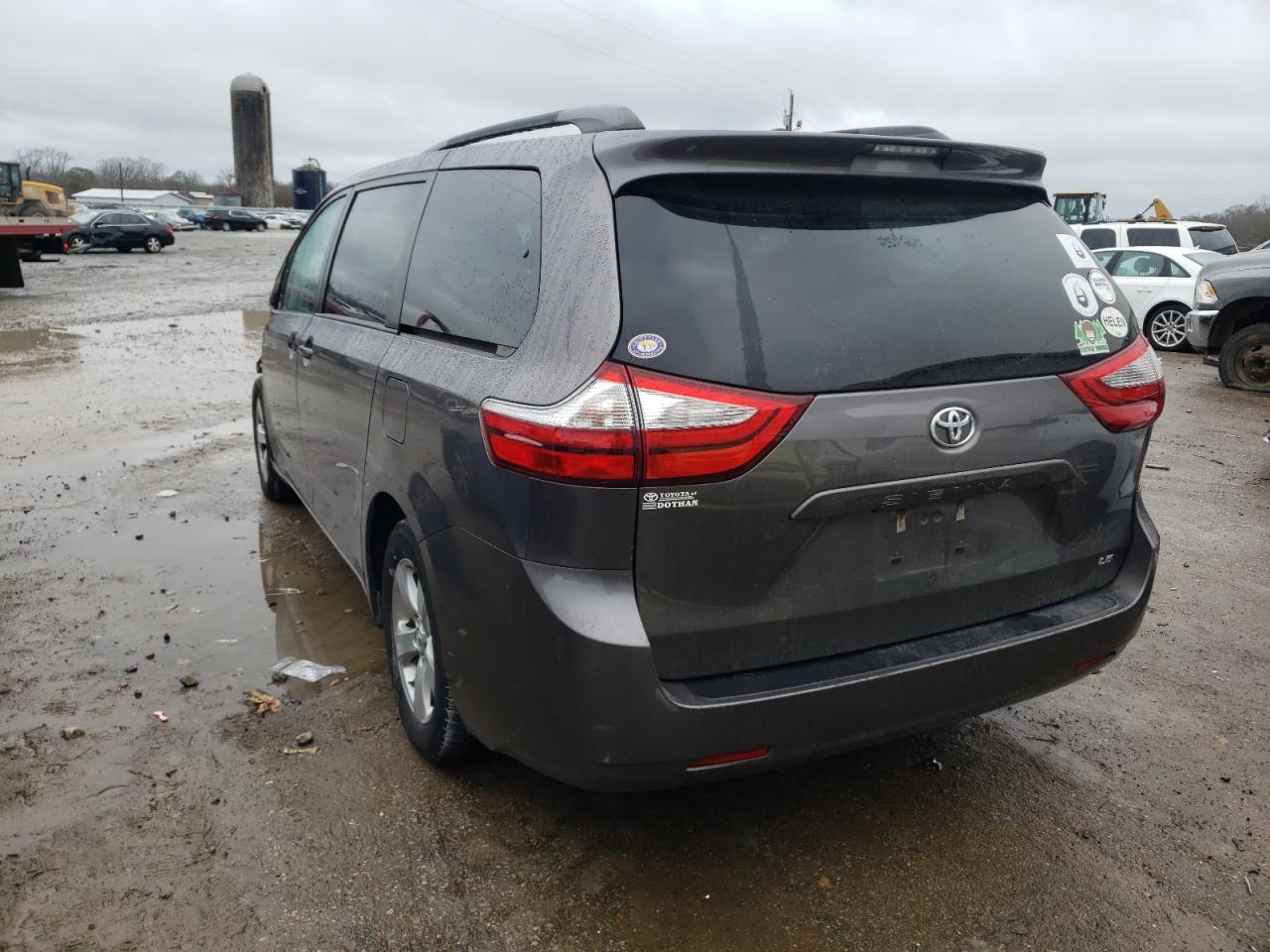 Photo 3 from auction – 2017 TOYOTA SIENNA LE with VIN 5TDKZ3DC6HS788375