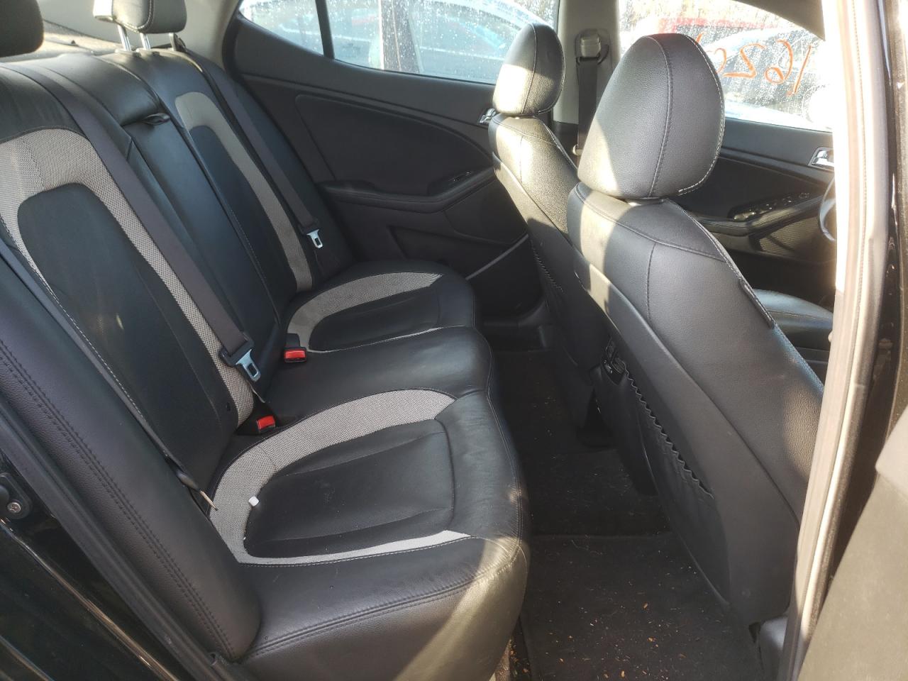Photo 6 from auction – 2011 KIA OPTIMA SX with VIN KNAGR4A67B5160149