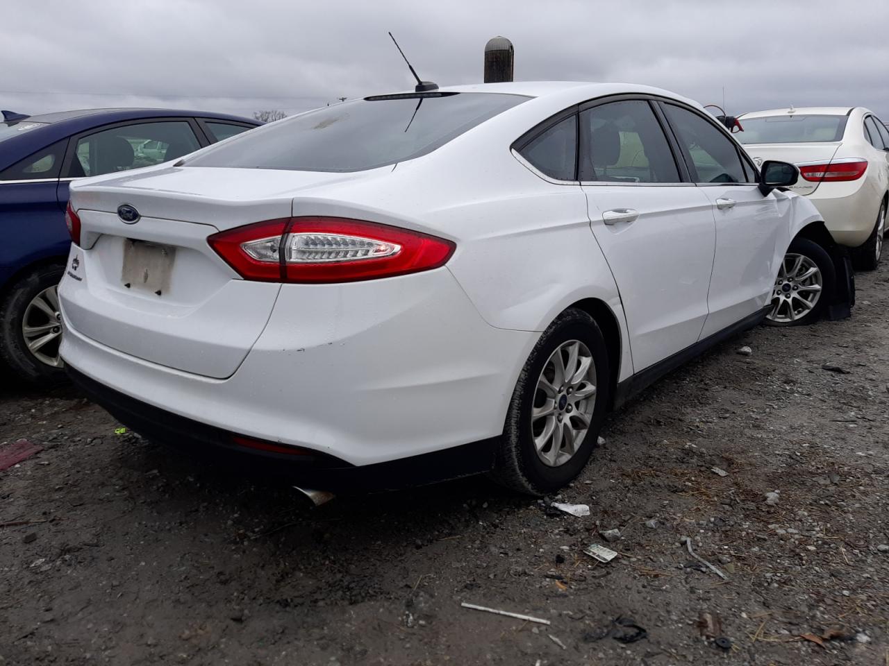 Photo 4 from auction – 2016 FORD FUSION S with VIN 3FA6P0G73GR375406