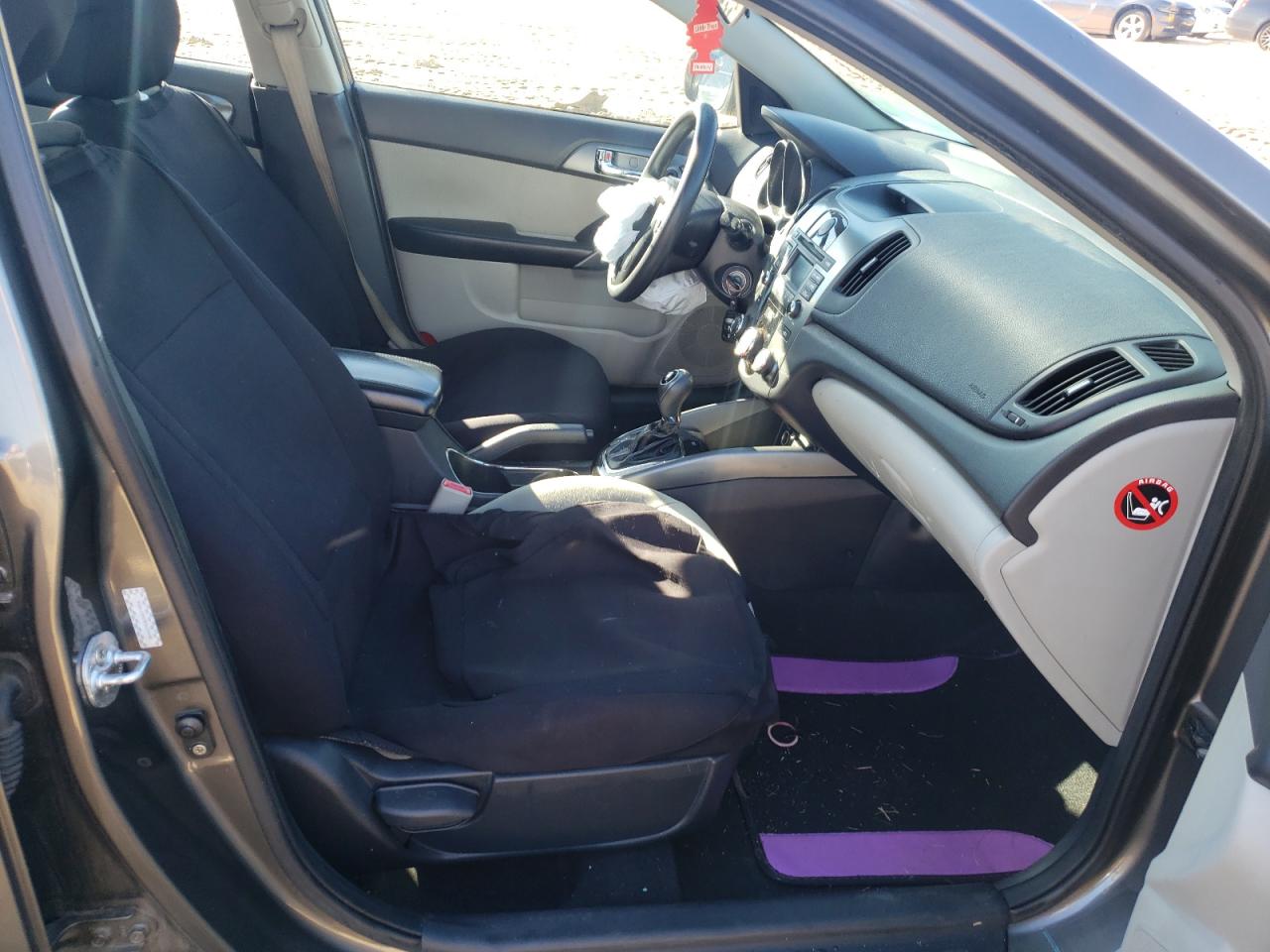 Zdjęcie 5 z aukcji – 2013 KIA FORTE EX z VIN KNAFU4A29D5724149