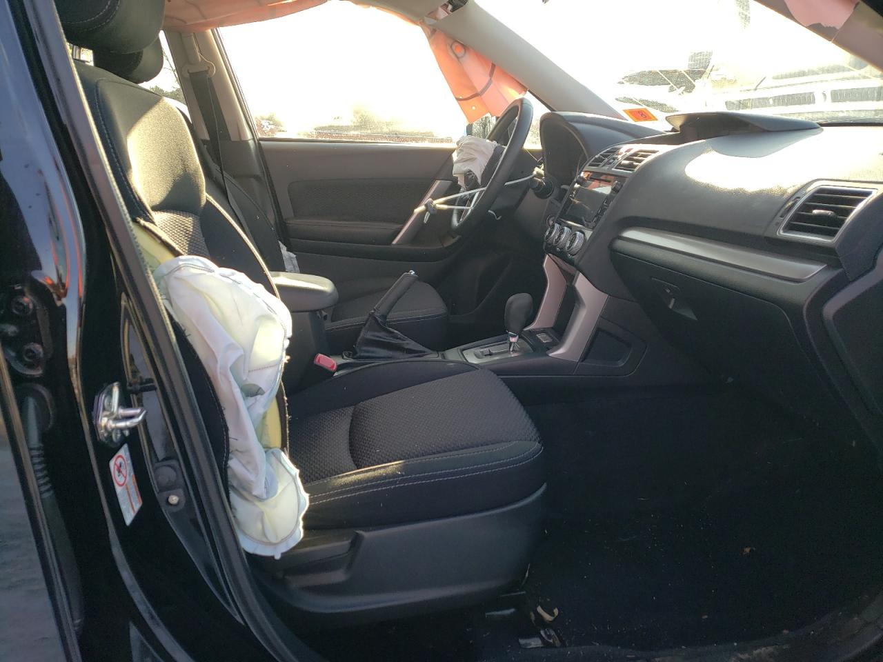 Photo 5 from auction – 2017 SUBARU FORESTER 2 with VIN JF2SJAEC3HH454076