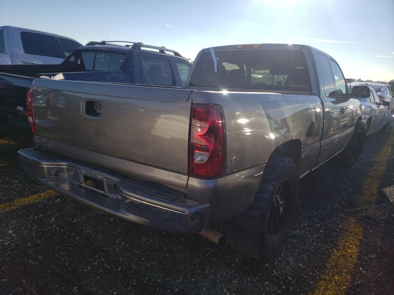 Photo 4 from auction – 2003 CHEVROLET SILVERADO with VIN 2GCEC19V131272051
