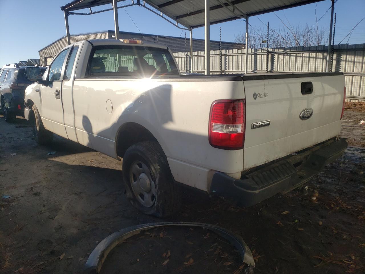 Photo 3 from auction – 2005 FORD F150 with VIN 1FTRF12215NA83815