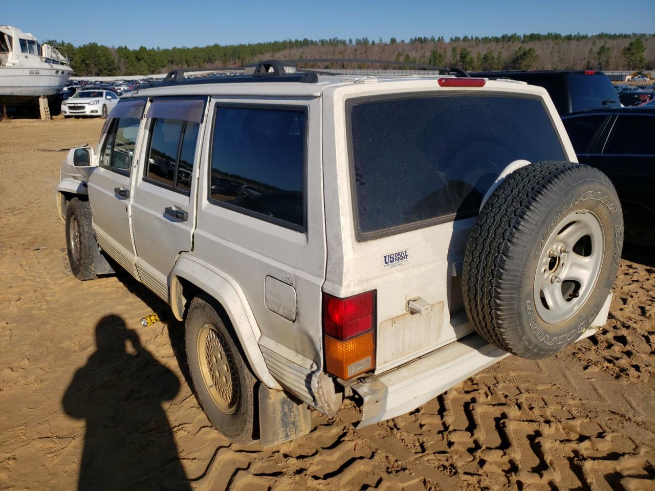 Photo 4 from auction – 1996 JEEP CHEROKEE C with VIN 1J4FN78S2TL266045