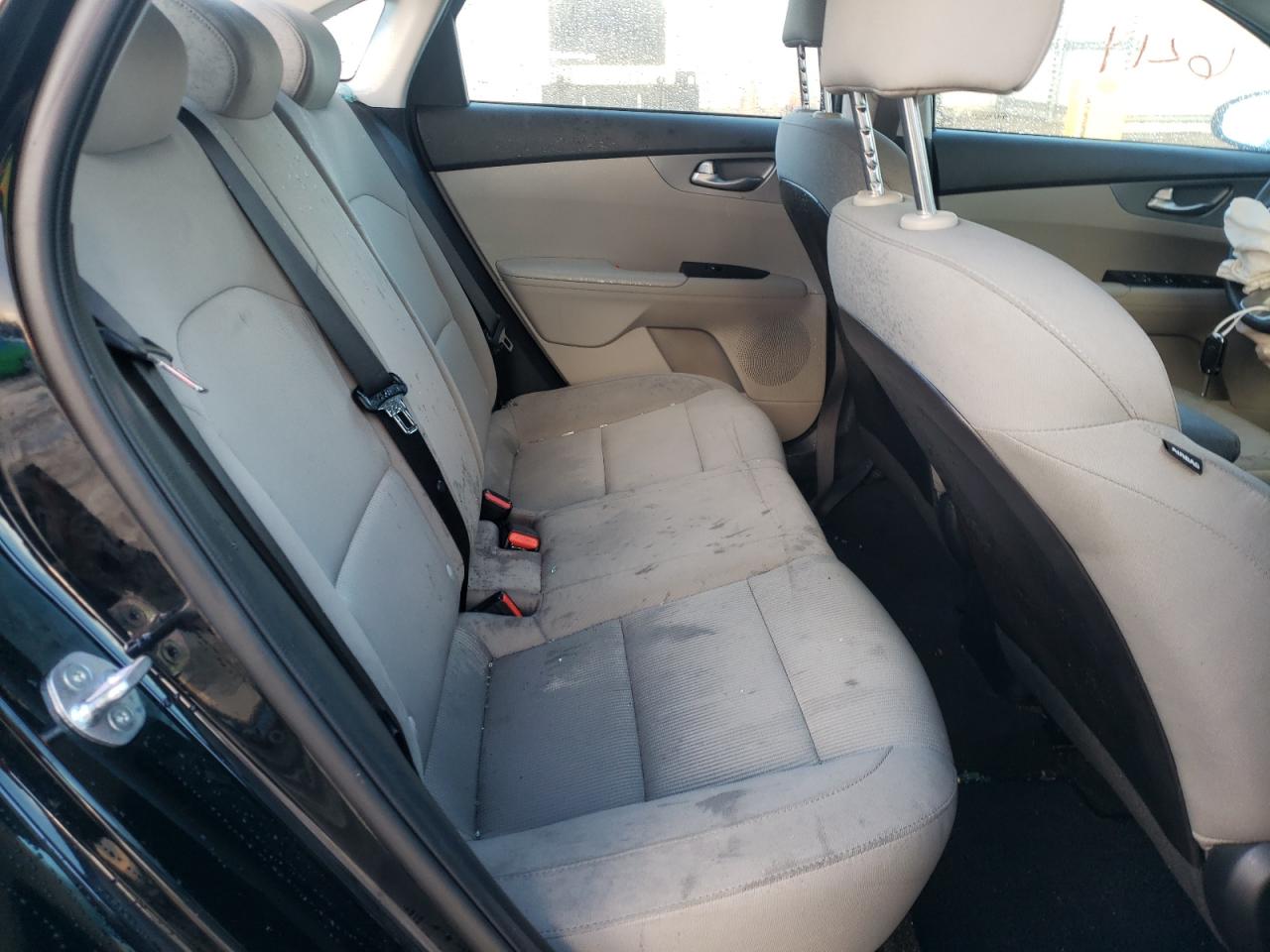 Photo 6 from auction – 2021 KIA FORTE FE with VIN 3KPF24AD4ME406633