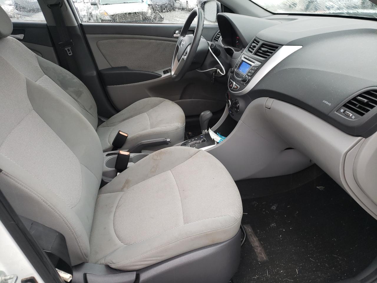 Photo 5 from auction – 2013 HYUNDAI ACCENT GLS with VIN KMHCT5AE0DU123531