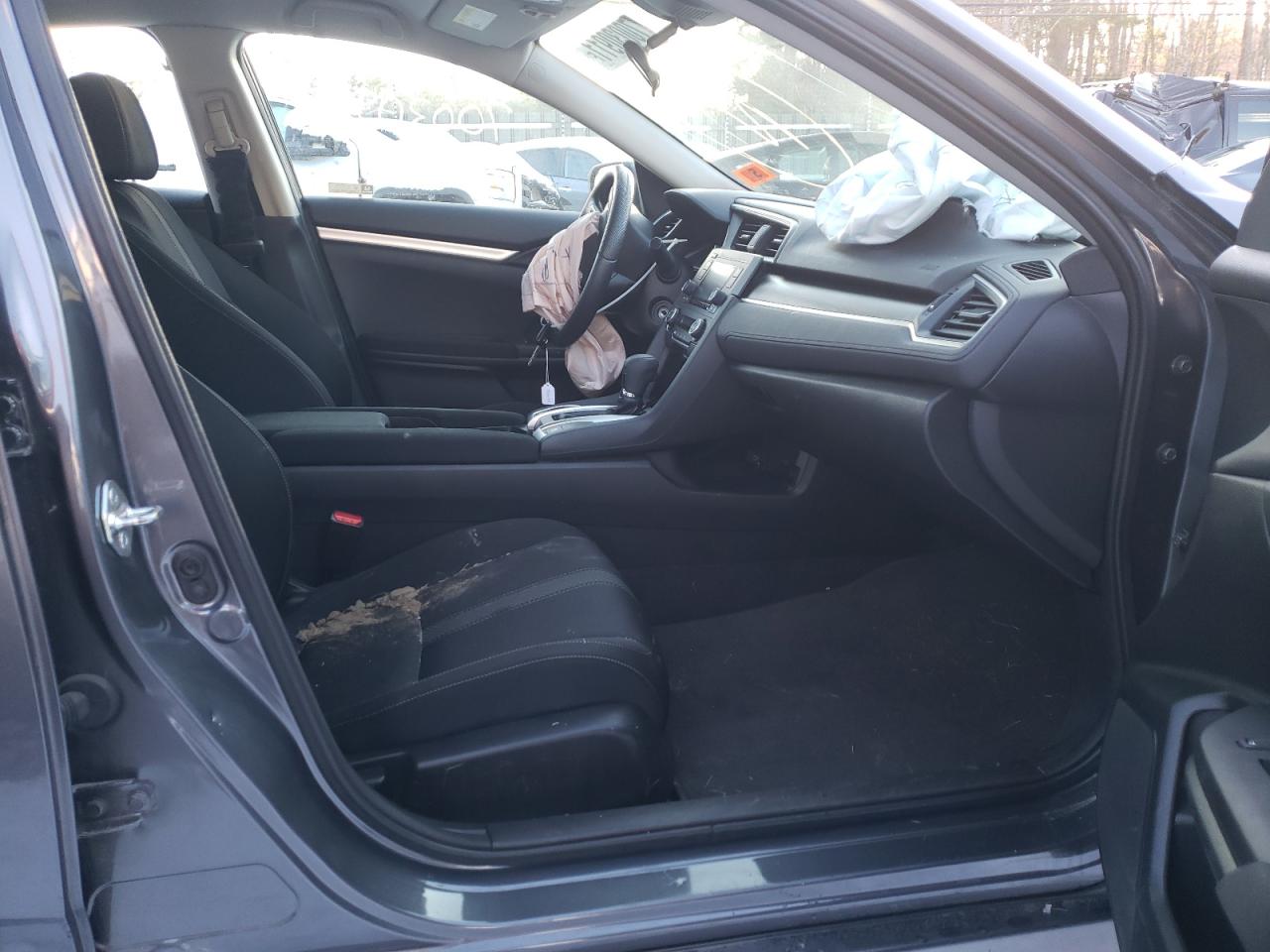 Photo 5 from auction – 2019 HONDA CIVIC LX with VIN 2HGFC2F68KH516129