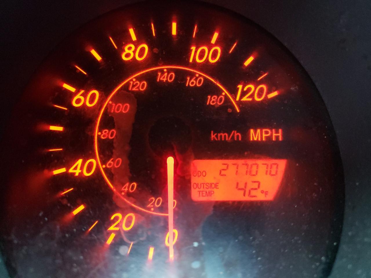 Photo 8 from auction – 2003 TOYOTA MATRIX with VIN 2T1KR32E33C015434