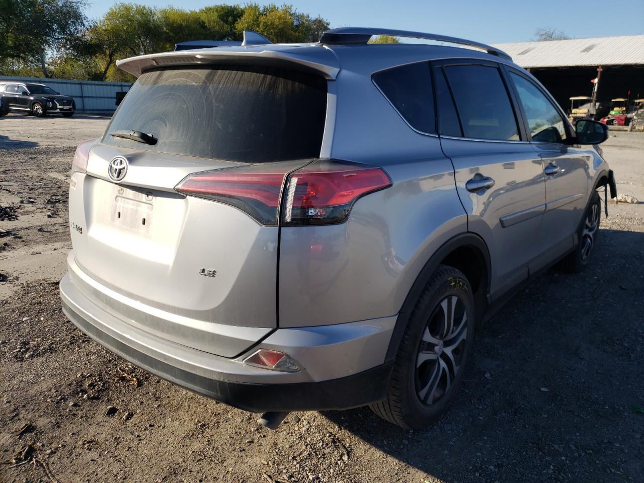 Photo 4 from auction – 2017 TOYOTA RAV4 LE with VIN 2T3ZFREV5HW355722