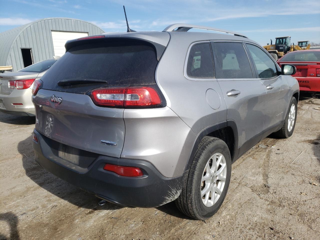 Photo 4 from auction – 2017 JEEP CHEROKEE L with VIN 1C4PJLCB1HW534384