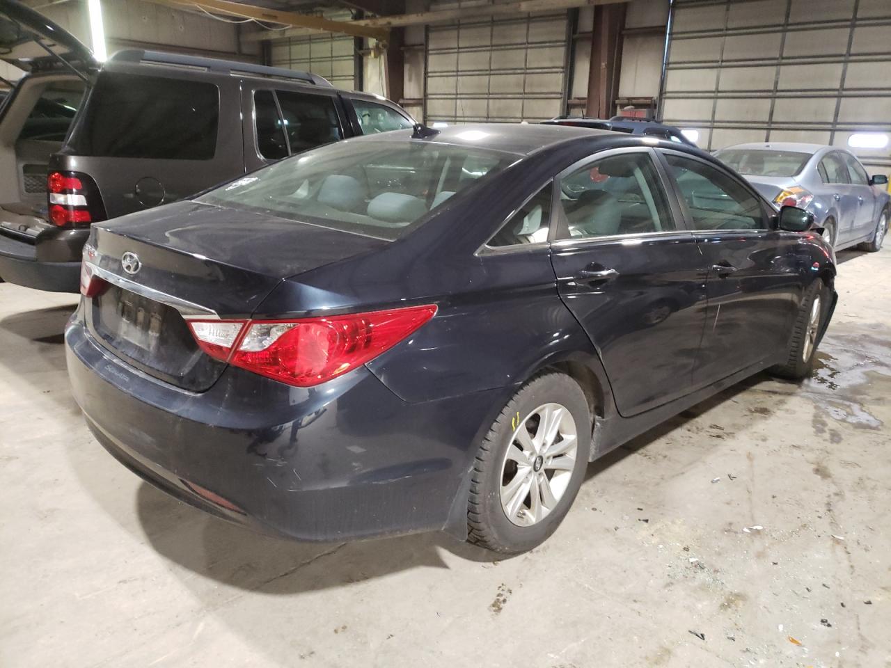 Photo 4 from auction – 2013 HYUNDAI SONATA GLS with VIN 5NPEB4AC5DH768288