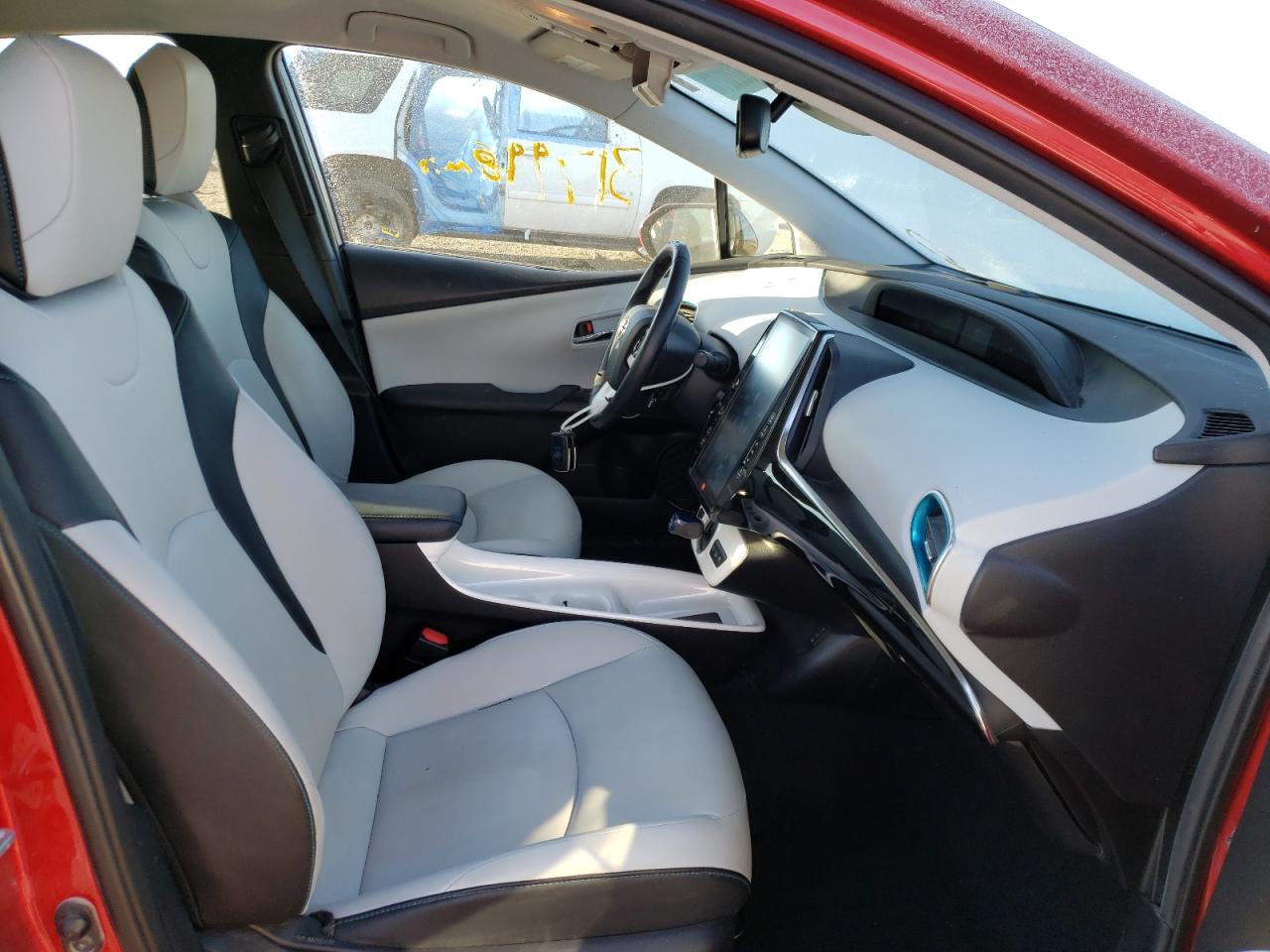 Photo 5 from auction – 2017 TOYOTA PRIUS PRIM with VIN JTDKARFP9H3001950