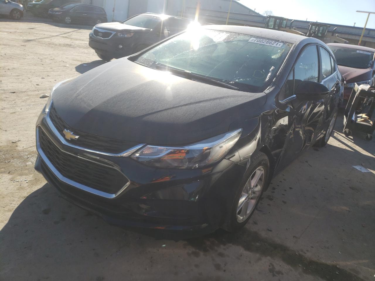 Photo 2 from auction – 2017 CHEVROLET CRUZE LT with VIN 3G1BE6SM3HS519697