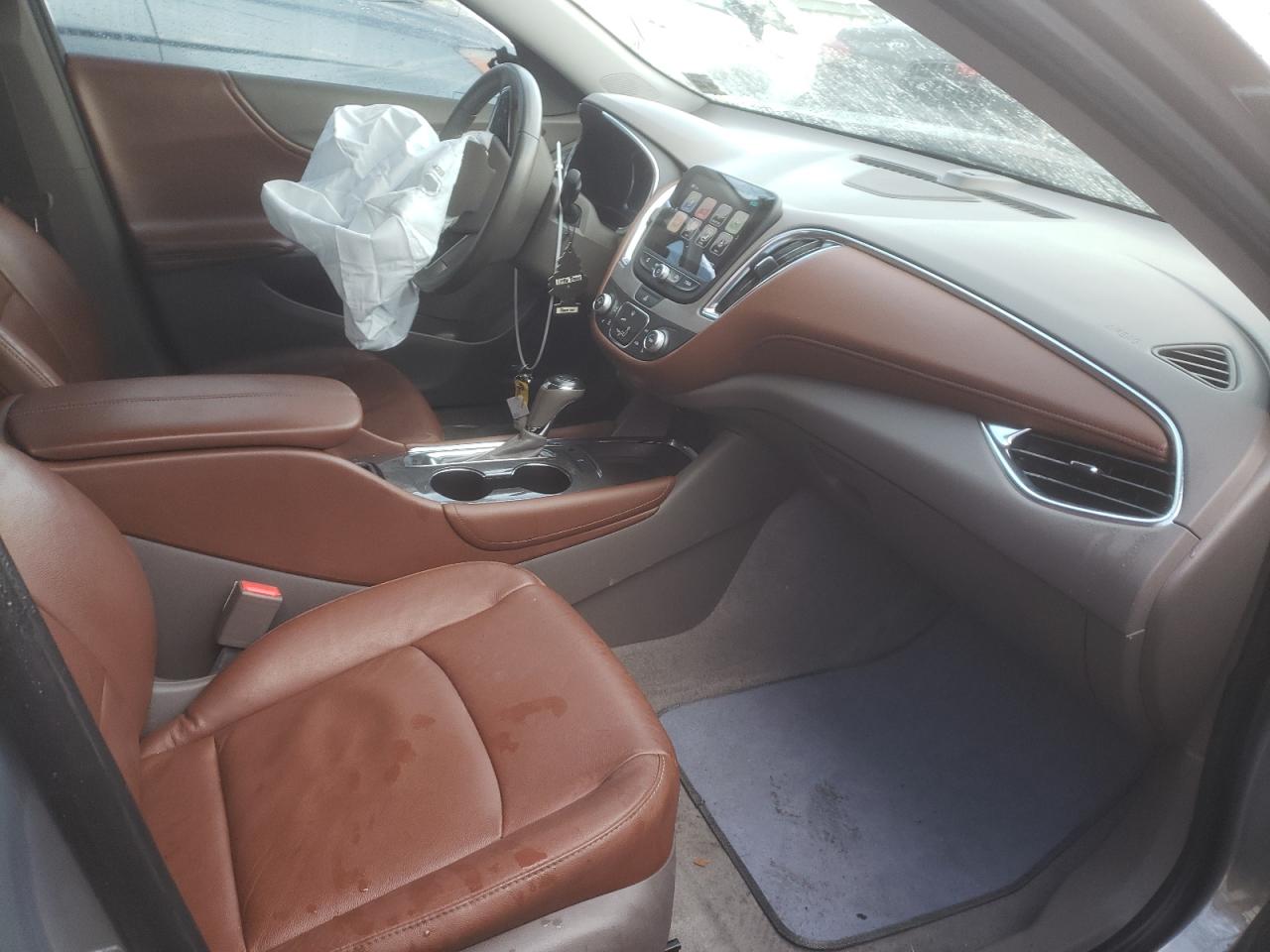 Photo 5 from auction – 2017 CHEVROLET MALIBU LT with VIN 1G1ZE5ST2HF241296