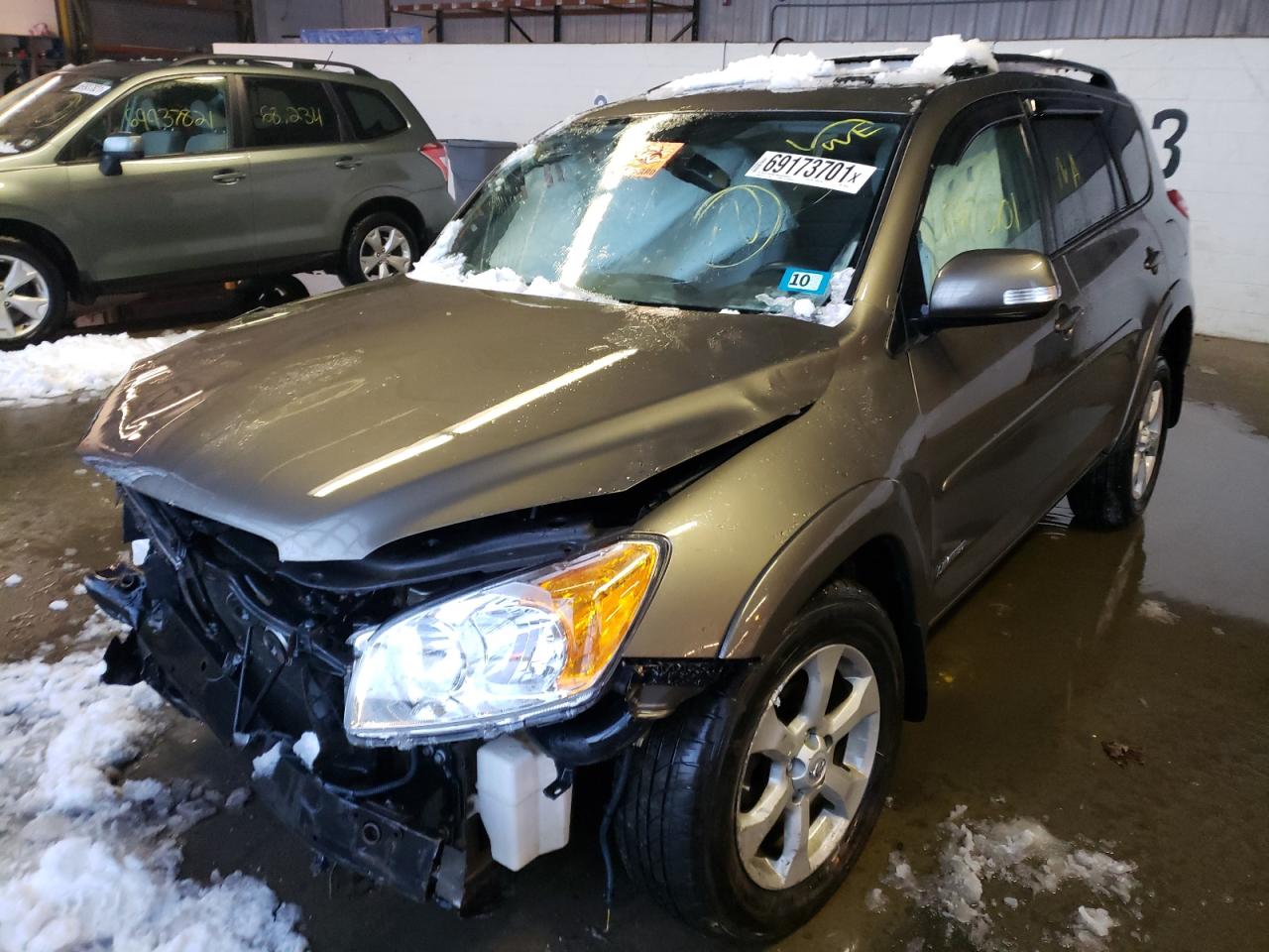 Photo 2 from auction – 2011 TOYOTA RAV4 LIMIT with VIN 2T3DF4DV4BW150186