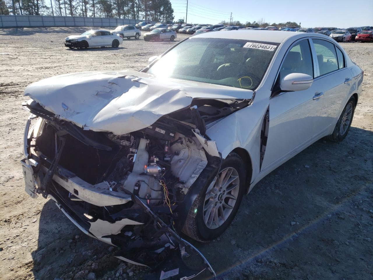 Photo 2 from auction – 2011 HYUNDAI GENESIS 3. with VIN KMHGC4DE4BU113069