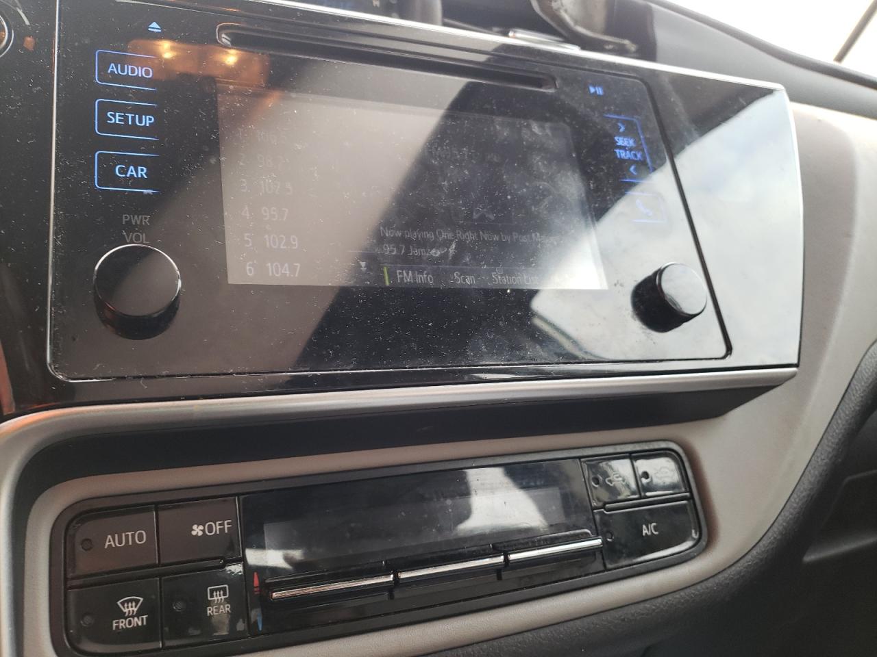 Photo 9 from auction – 2018 TOYOTA COROLLA L with VIN 2T1BURHEXJC970916