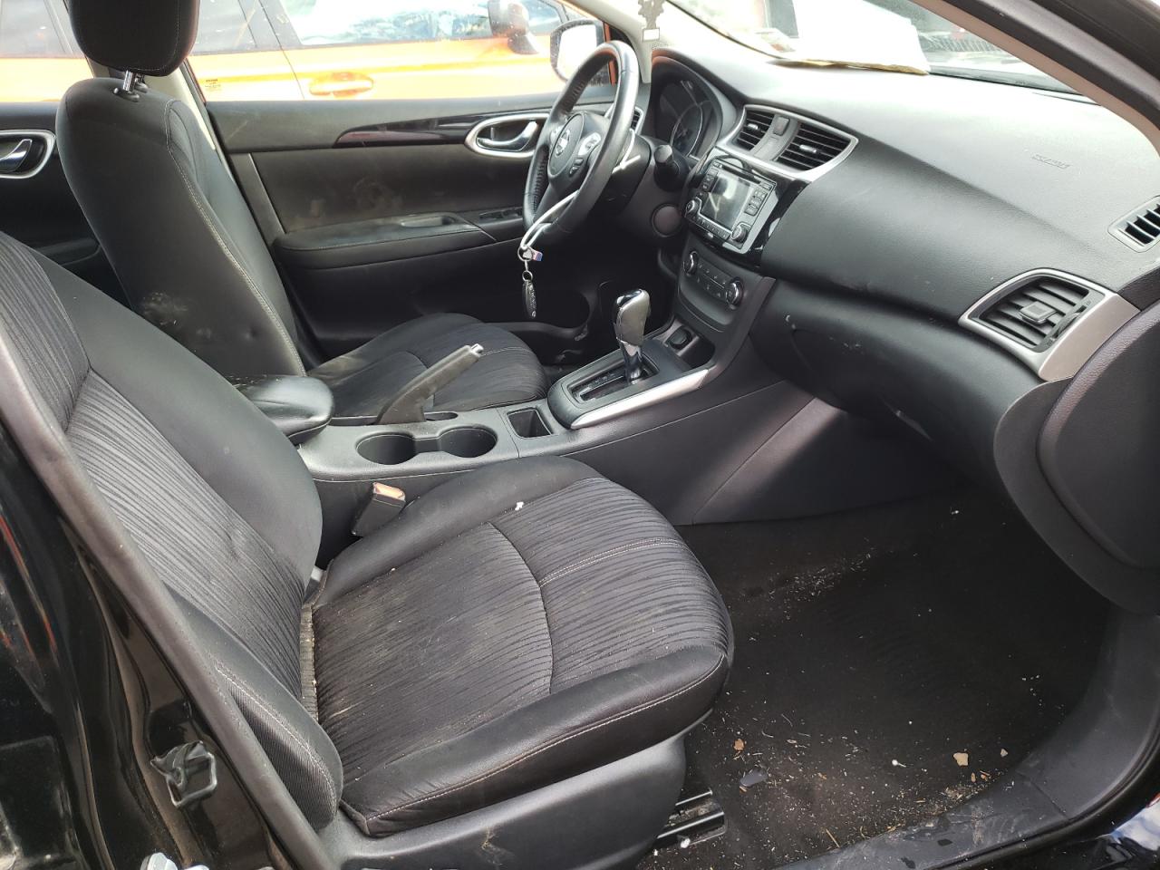 Фото 5 с аукциона – 2017 NISSAN SENTRA S с VIN 3N1AB7AP3HL637985