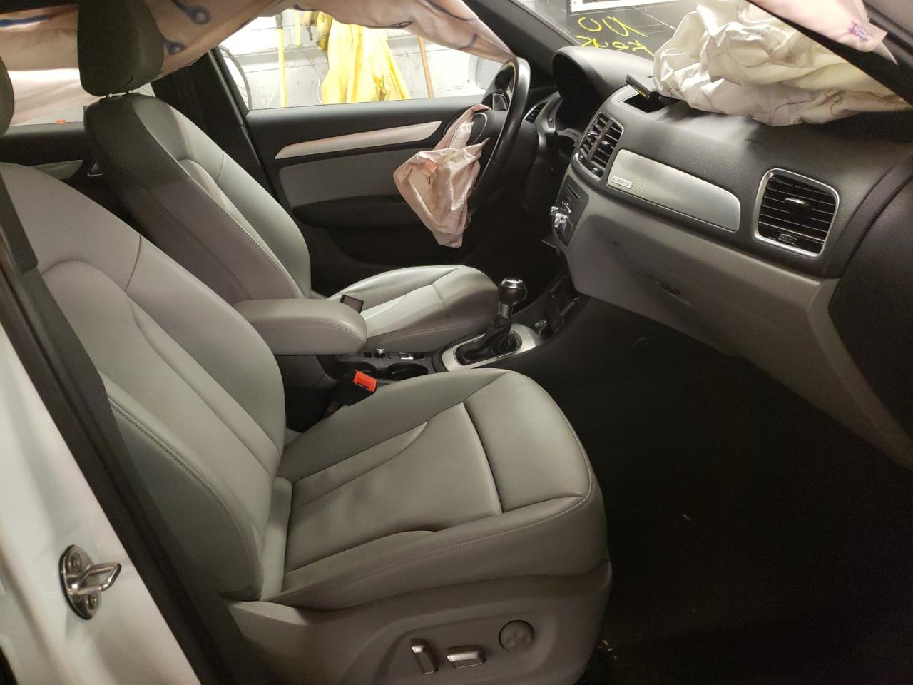 Photo 5 from auction – 2018 AUDI Q3 PREMIUM with VIN WA1ECCFS7JR006439