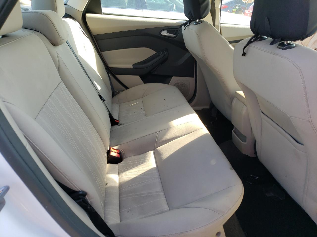 Photo 6 from auction – 2018 FORD FOCUS SE with VIN 1FADP3FE6JL210612