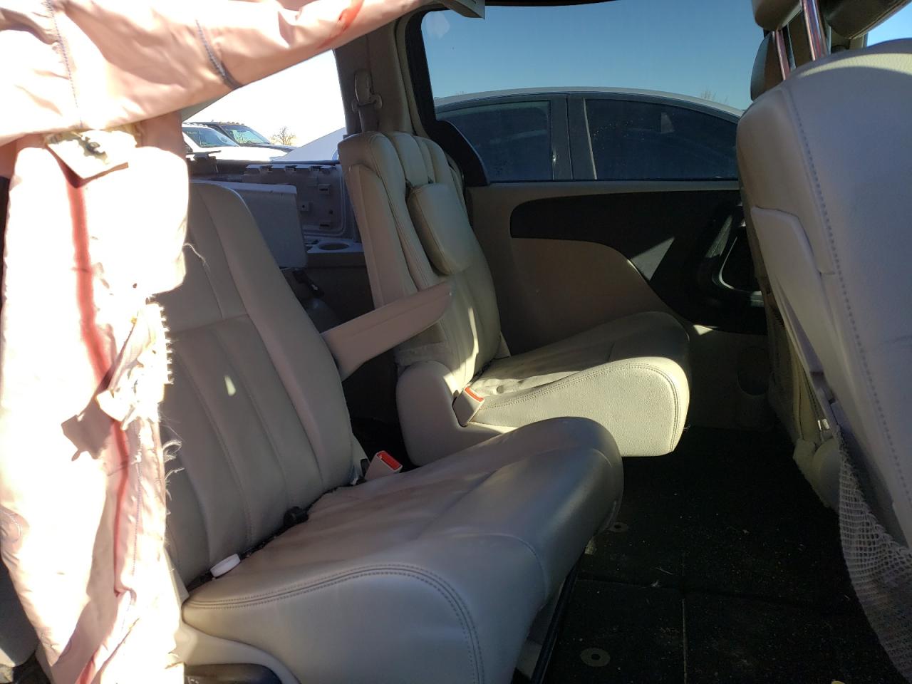 Photo 6 from auction – 2013 CHRYSLER TOWN & COU with VIN 2C4RC1BG9DR594808