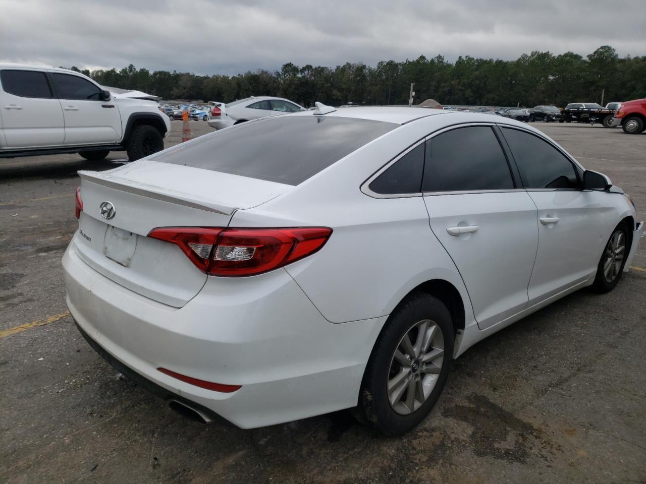 Photo 4 from auction – 2016 HYUNDAI SONATA SE with VIN 5NPE24AF4GH320302