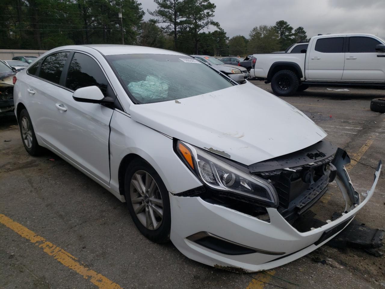 HYUNDAI SONATA SE 2016 with VIN 5NPE24AF4GH320302 - Photo from auction