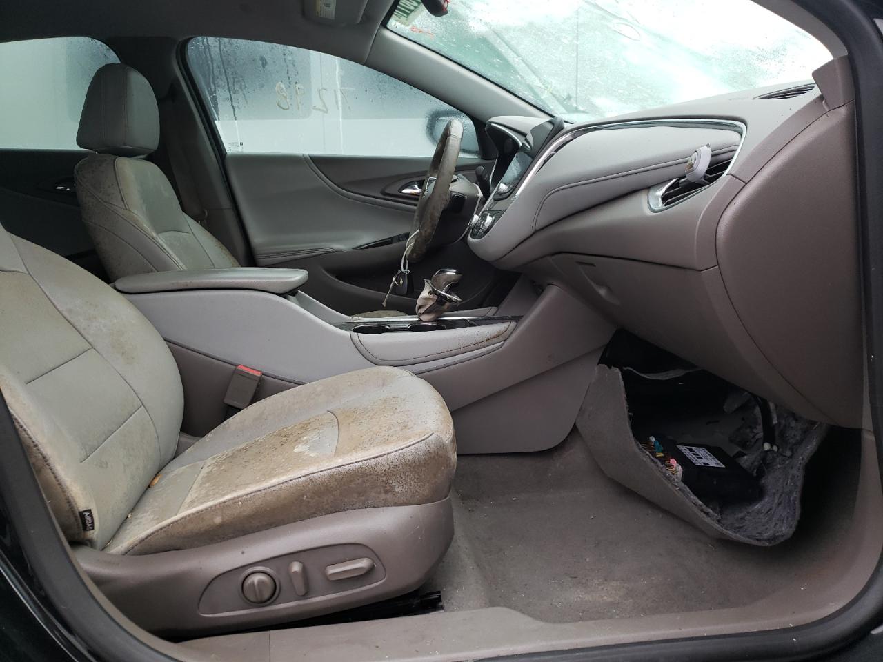 Photo 5 from auction – 2016 CHEVROLET MALIBU LT with VIN 1G1ZE5ST4GF325392