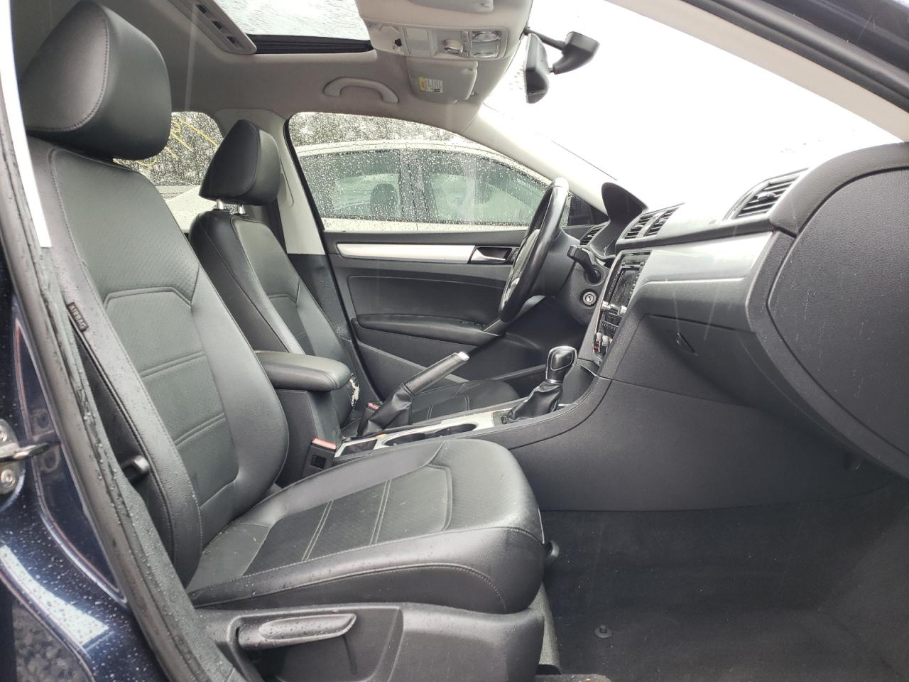 Photo 5 from auction – 2013 VOLKSWAGEN PASSAT SE with VIN 1VWBP7A35DC079253