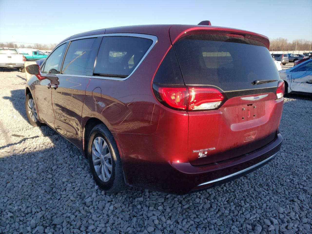 Photo 3 from auction – 2019 CHRYSLER PACIFICA T with VIN 2C4RC1FG1KR667676