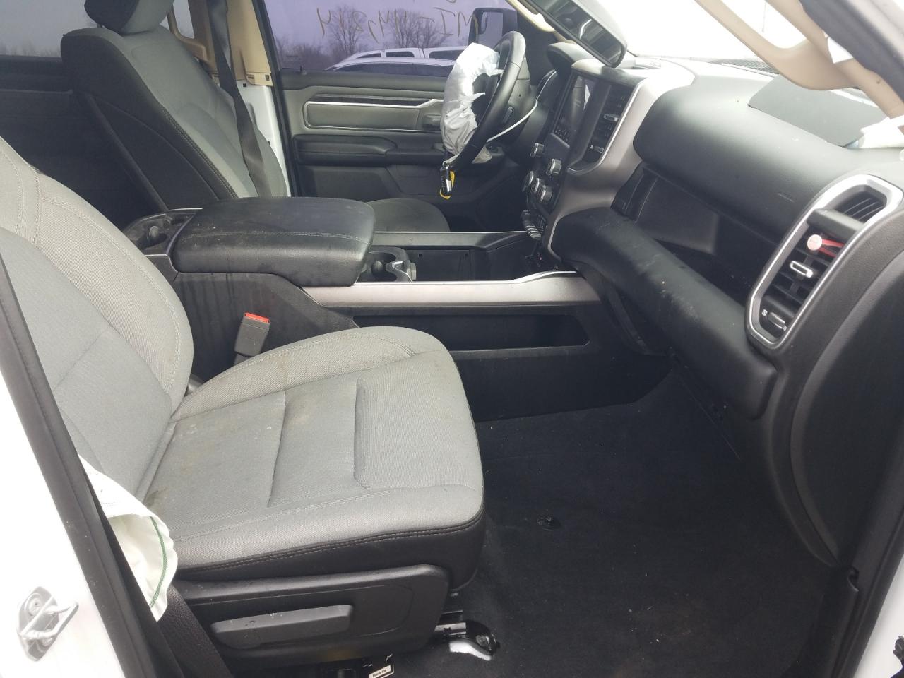 Photo 5 from auction – 2019 RAM 1500 BIG H with VIN 1C6SRFFT2KN574101