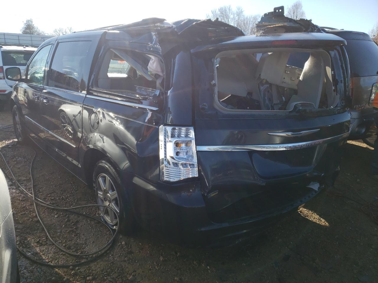 Photo 3 from auction – 2013 CHRYSLER TOWN & COU with VIN 2C4RC1BG9DR594808