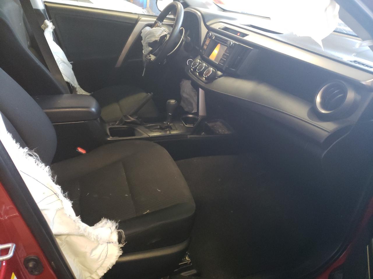 Photo 5 from auction – 2017 TOYOTA RAV4 LE with VIN JTMBFREV0HJ131922