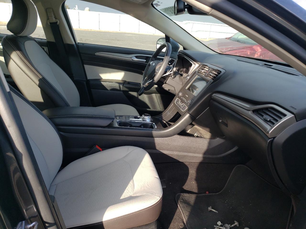 Photo 5 from auction – 2019 FORD FUSION SE with VIN 3FA6P0HD8KR129285