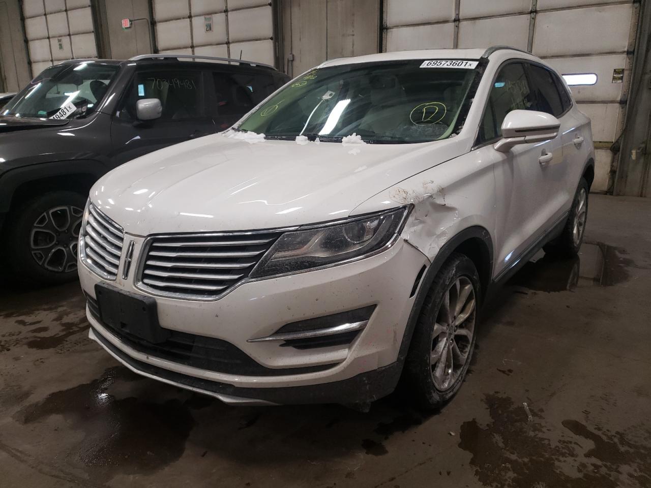 Photo 2 from auction – 2015 LINCOLN MKC with VIN 5LMCJ2A93FUJ02678