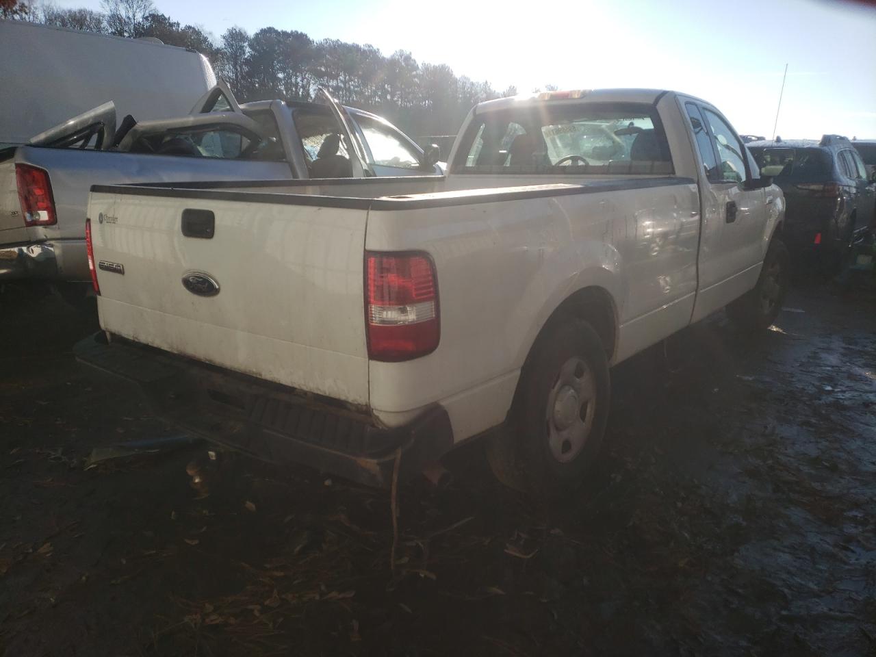 Photo 4 from auction – 2005 FORD F150 with VIN 1FTRF12215NA83815