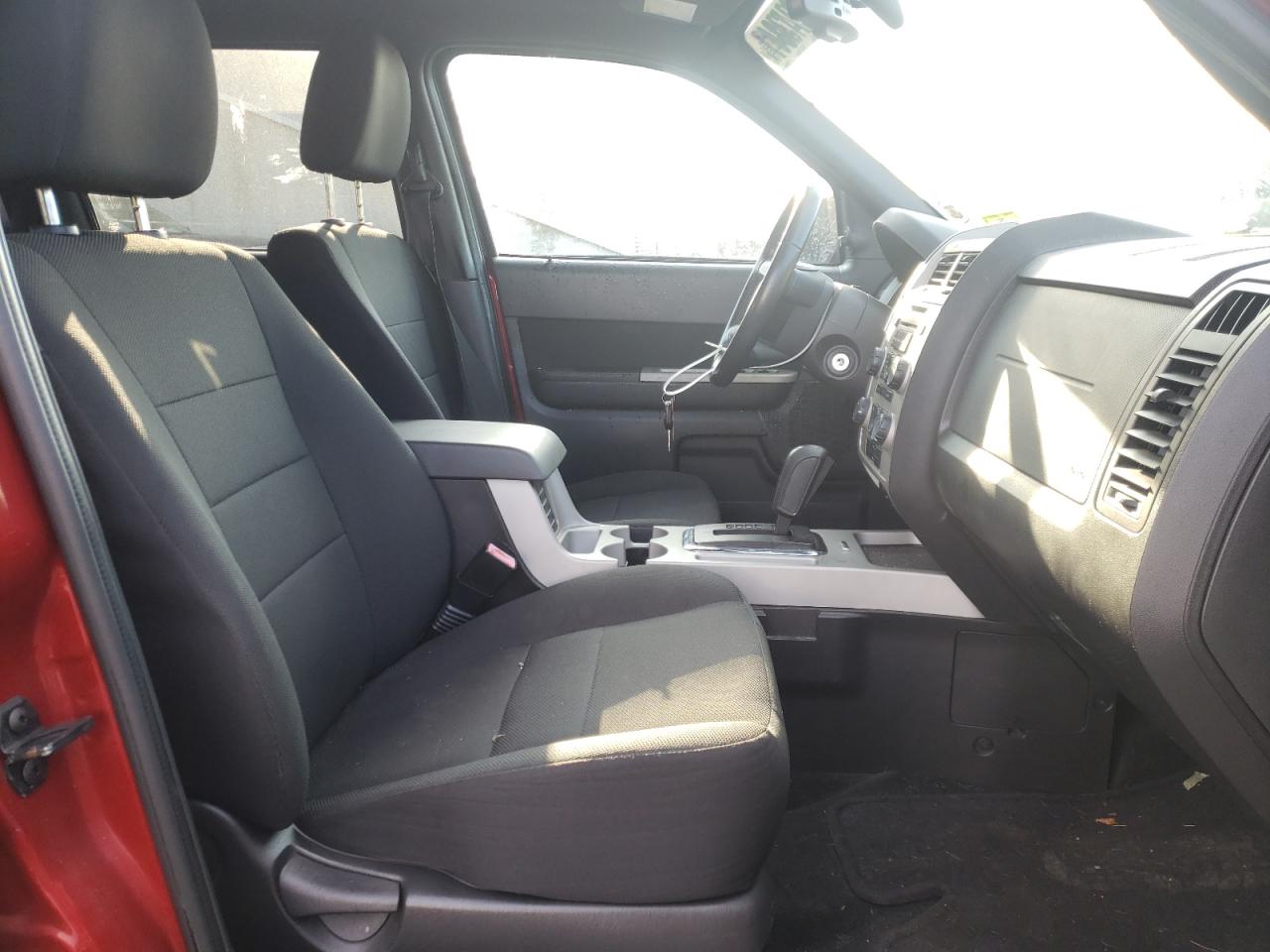 Photo 5 from auction – 2010 FORD ESCAPE XLT with VIN 1FMCU9DG2AKB20882