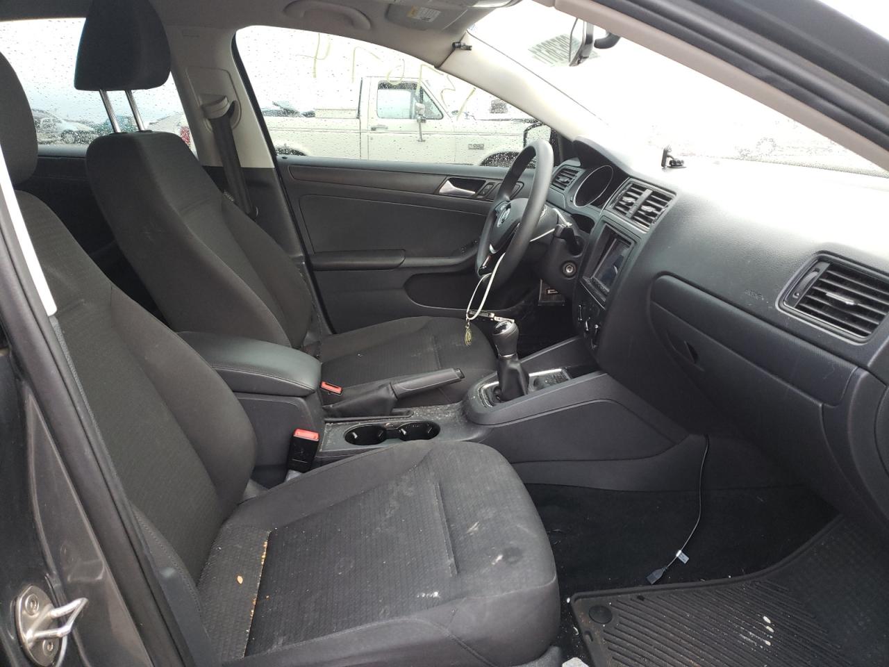 Photo 5 from auction – 2015 VOLKSWAGEN JETTA BASE with VIN 3VW1K7AJ9FM356996