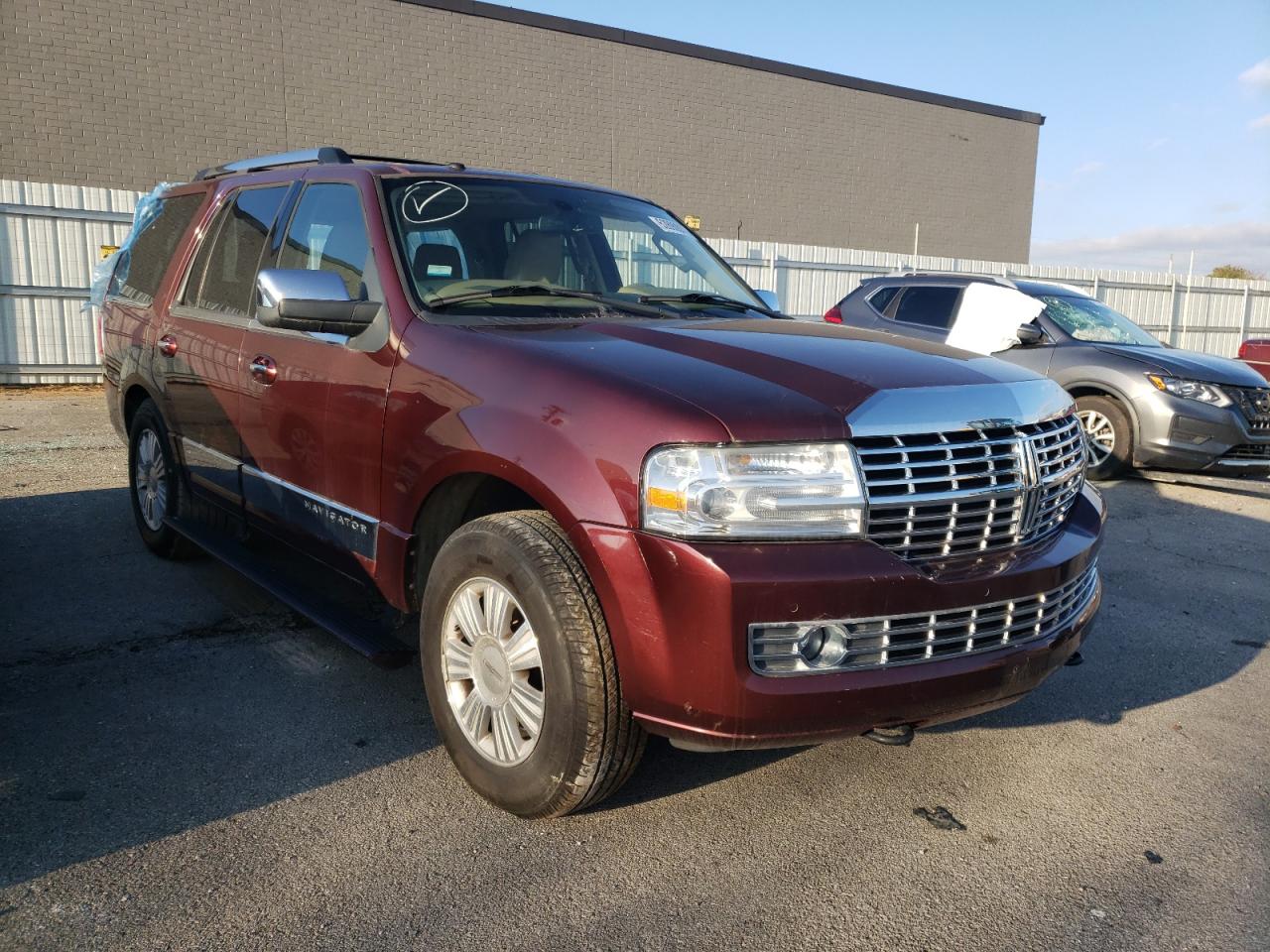 LINCOLN NAVIGATOR 2010 with VIN 5LMJJ2J59AEJ00490 - Photo from auction