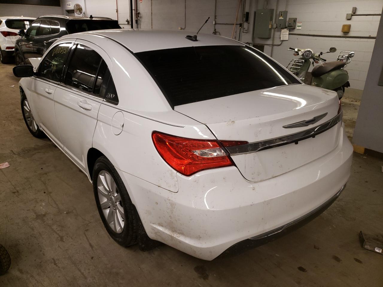 Photo 3 from auction – 2014 CHRYSLER 200 TOURIN with VIN 1C3CCBBB2EN178988